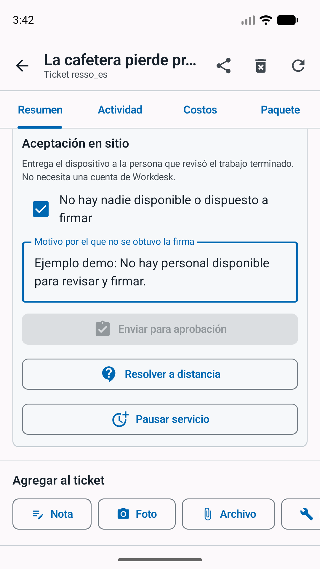Formulario real del emulador en español con la opción sin firmante marcada y un motivo identificado como ejemplo demo.