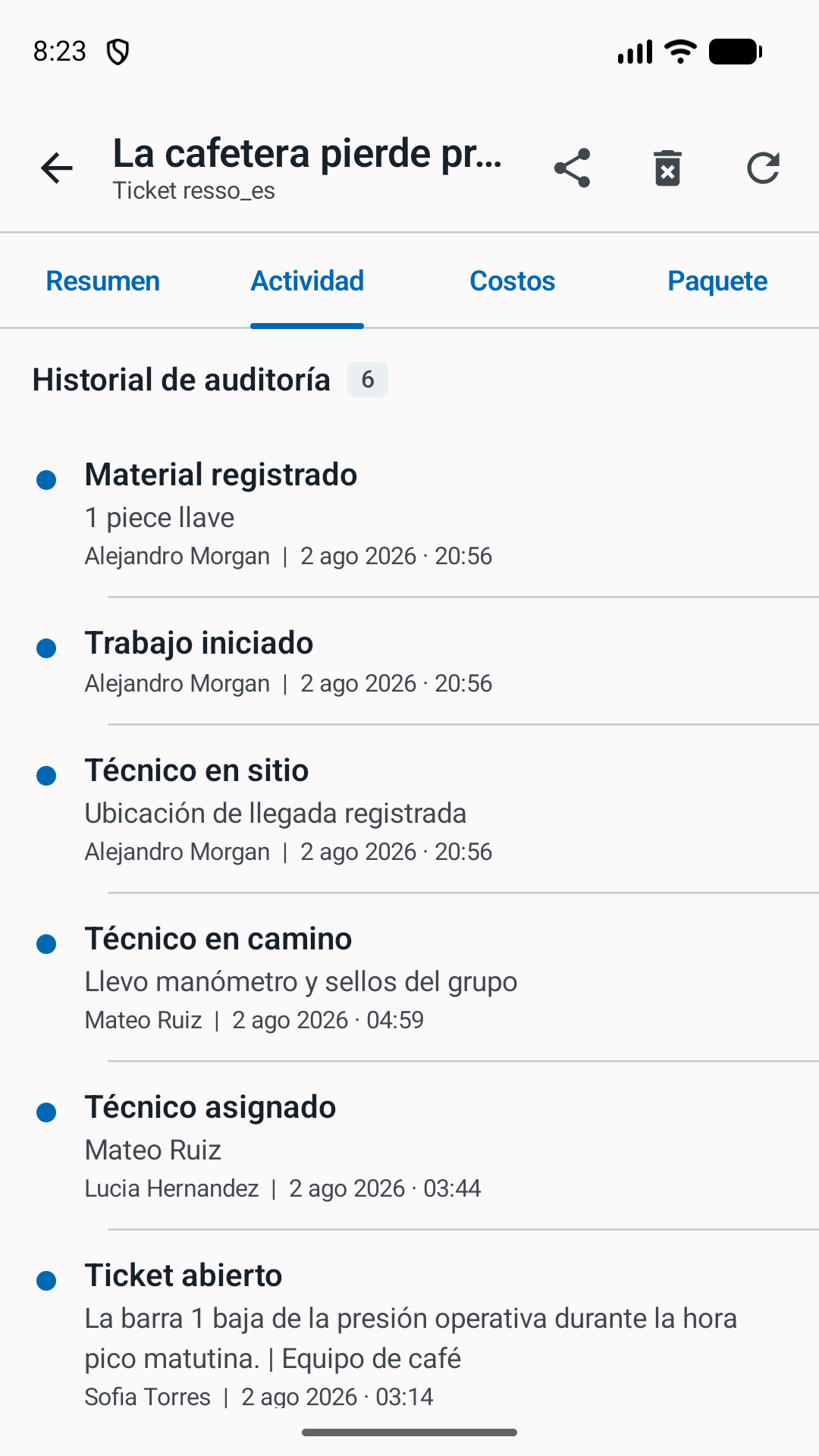 Historial de un ticket con material, llegada, traslado, asignación y reporte original.